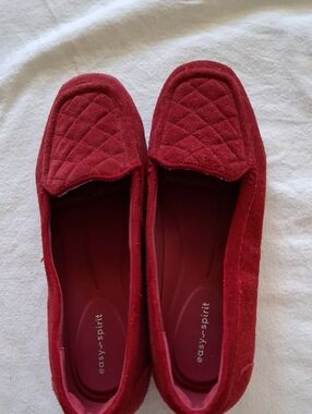 Easy Spirit Women's Burgundy Quilted Slip-On Loafers